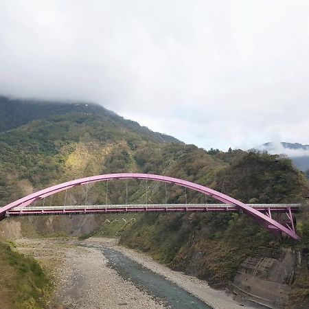 拉拉山周家渡假旅館 Hualing Εξωτερικό φωτογραφία