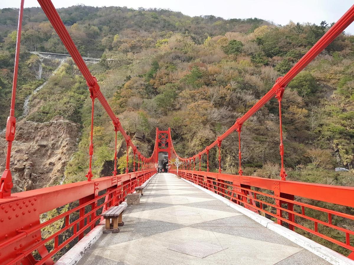 拉拉山周家渡假旅館 Hualing Εξωτερικό φωτογραφία
