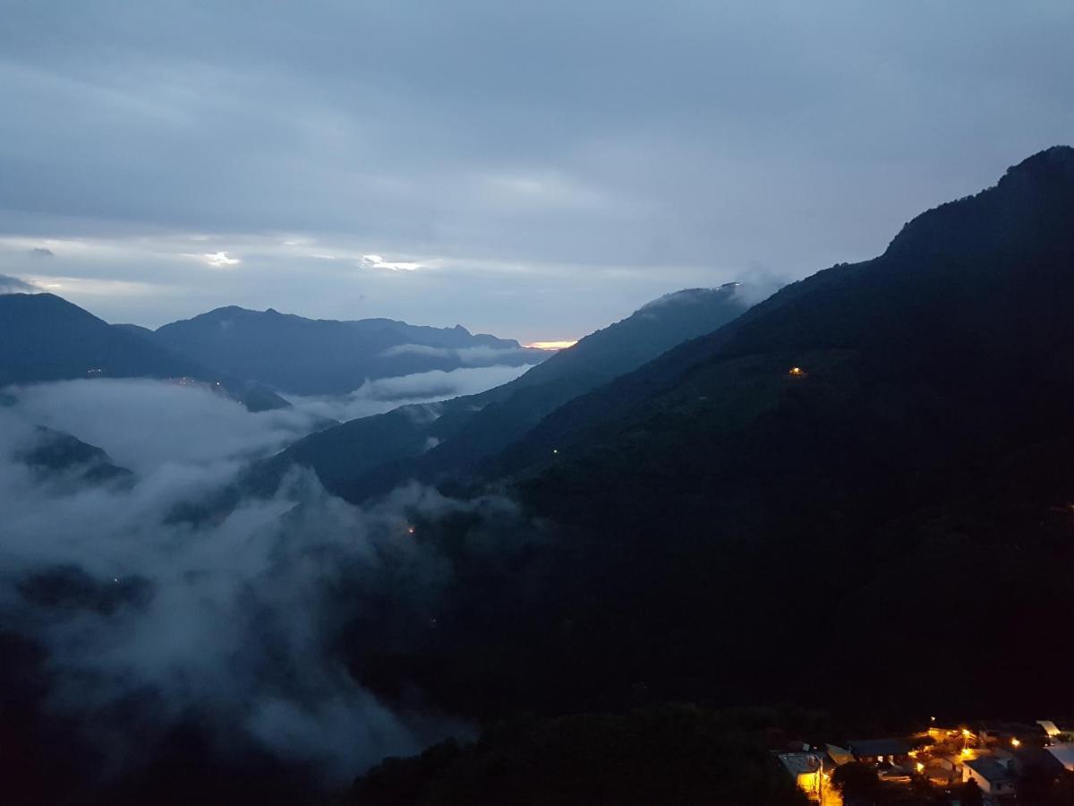 拉拉山周家渡假旅館 Hualing Εξωτερικό φωτογραφία